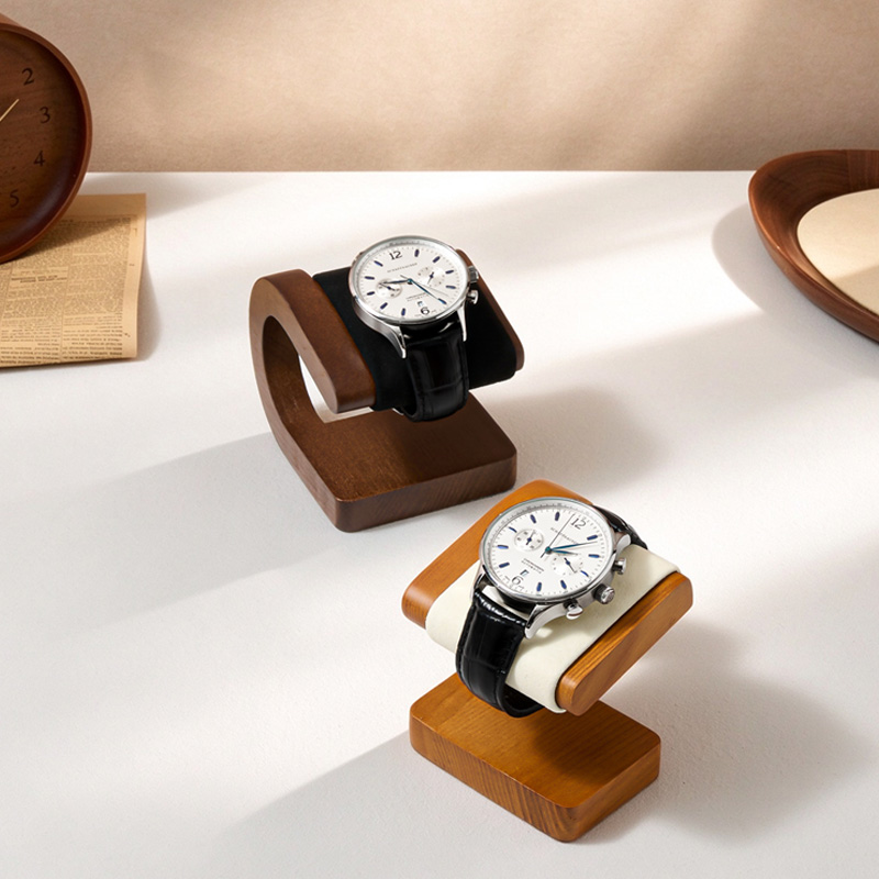 حامل ساعات خشبي من خشب الجوز م - مراجعة Jewelry And Watches Inc وسعره